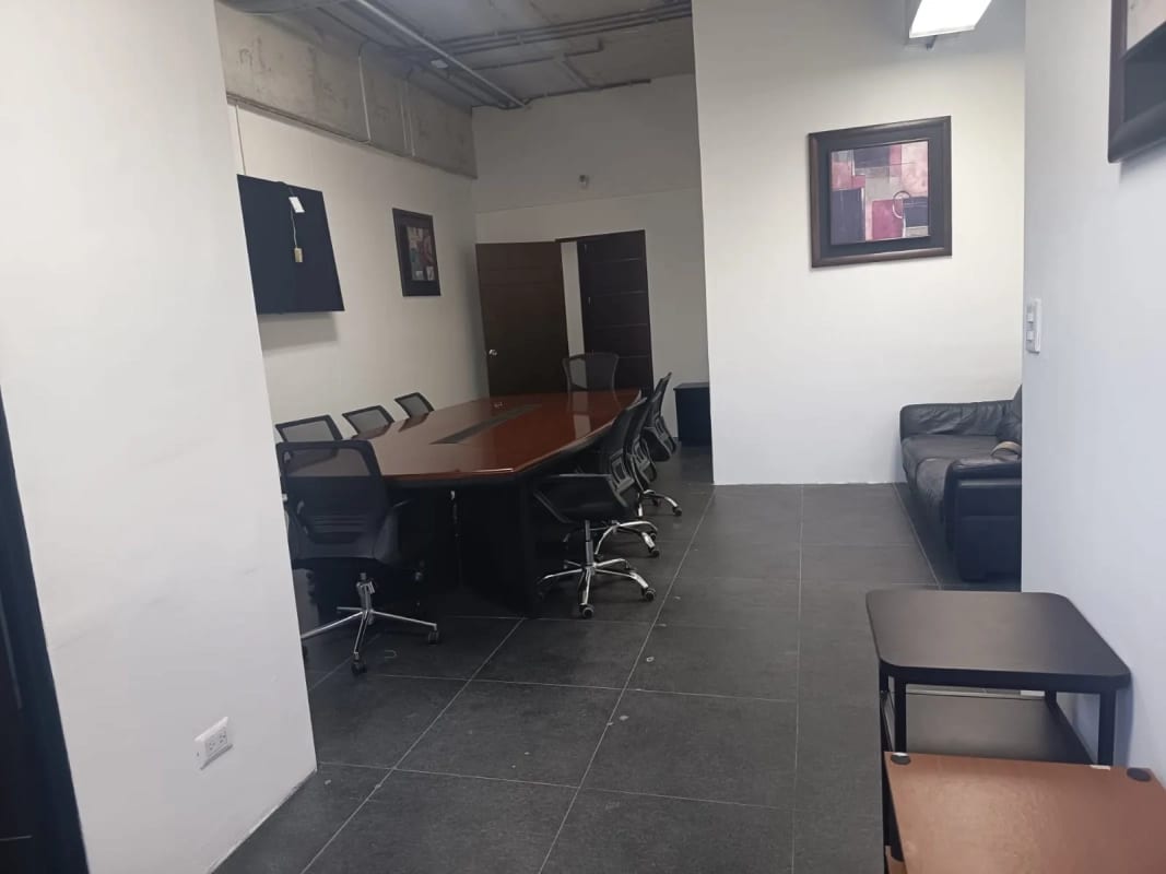 Vendo Oficina en Zona 10, Ciudad. Design Center Frente a Oakland. — Oficina en Venta en Design Center, Zona 10, Guatemala, Ciudad — foto 9 de 17