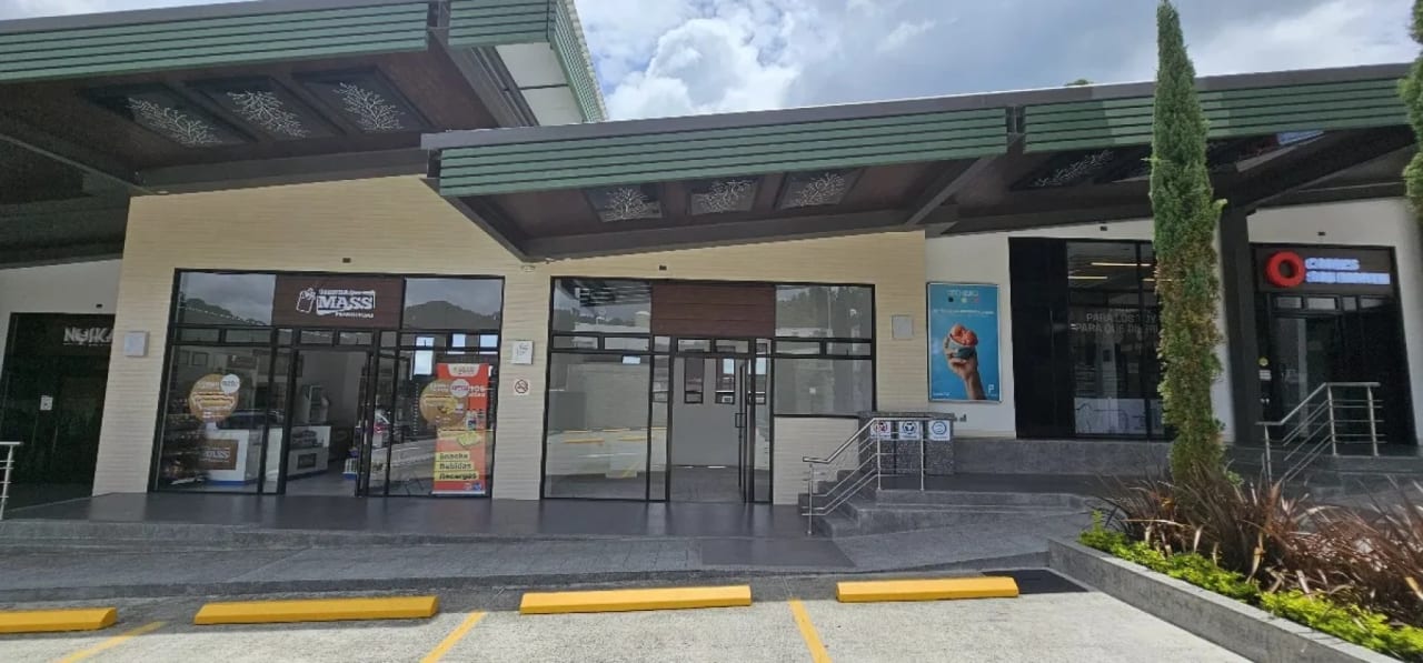 Local en renta, Plaza Senderos zona 16 (cerca de El Pulté) — Local en Alquiler en Zona 16, Guatemala, Ciudad — foto 2 de 2
