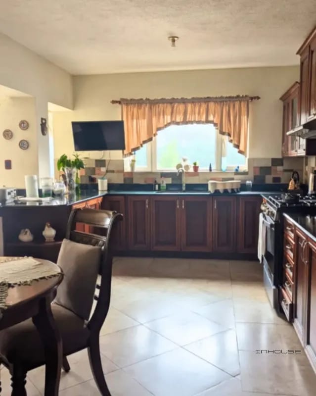 CASA EN VENTA FRAIJANES LA FORESTA DE 3 NIVELES — Casa en Venta en La Foresta, Carretera a El Salvador, Guatemala, Ciudad — foto 7 de 11