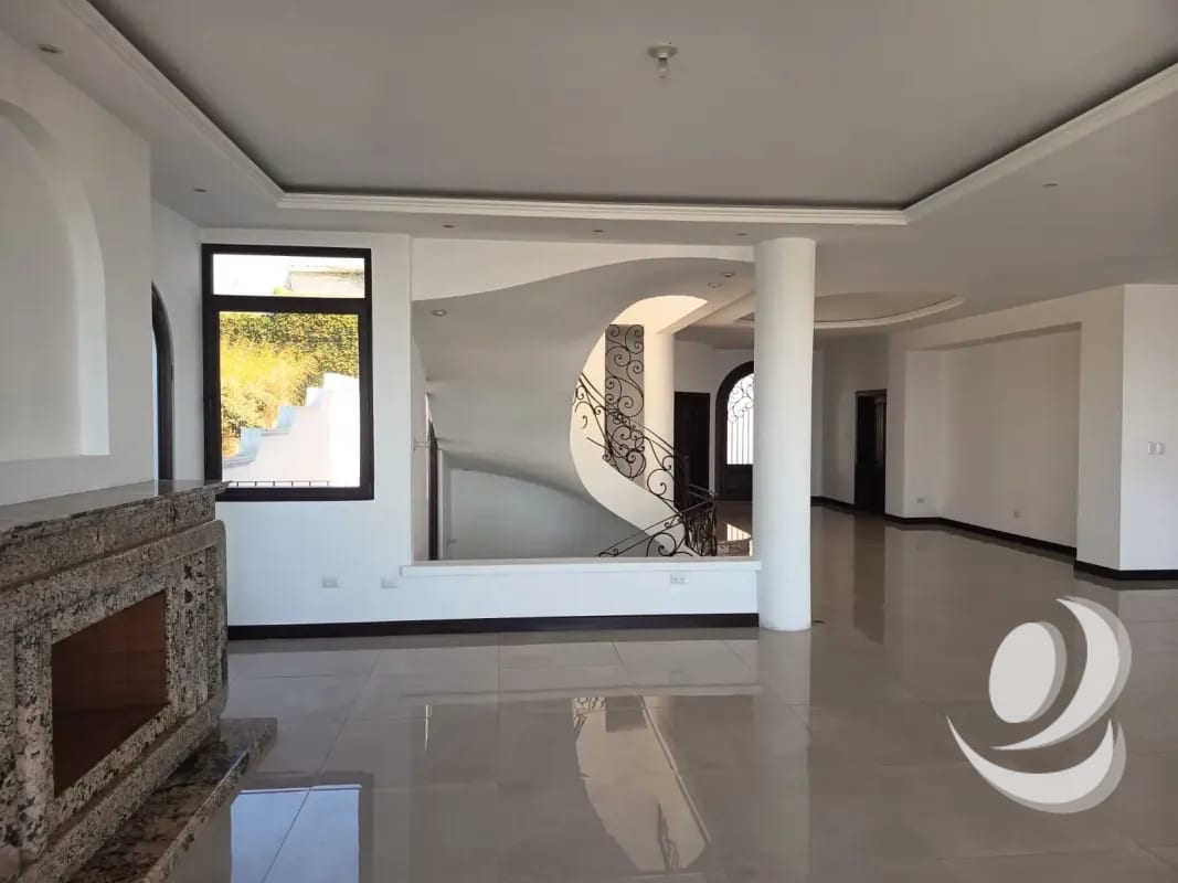 Vendo Espectacular Mansión de Lujo en Altos de Montebello. CAES. — Casa en Venta en Santa Catarina Pinula, Carretera a El Salvador, Guatemala, Ciudad — foto 12 de 17