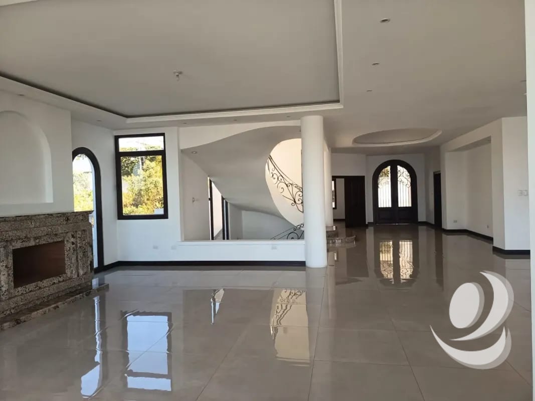 Vendo Espectacular Mansión de Lujo en Altos de Montebello. CAES. — Casa en Venta en Santa Catarina Pinula, Carretera a El Salvador, Guatemala, Ciudad — foto 11 de 17