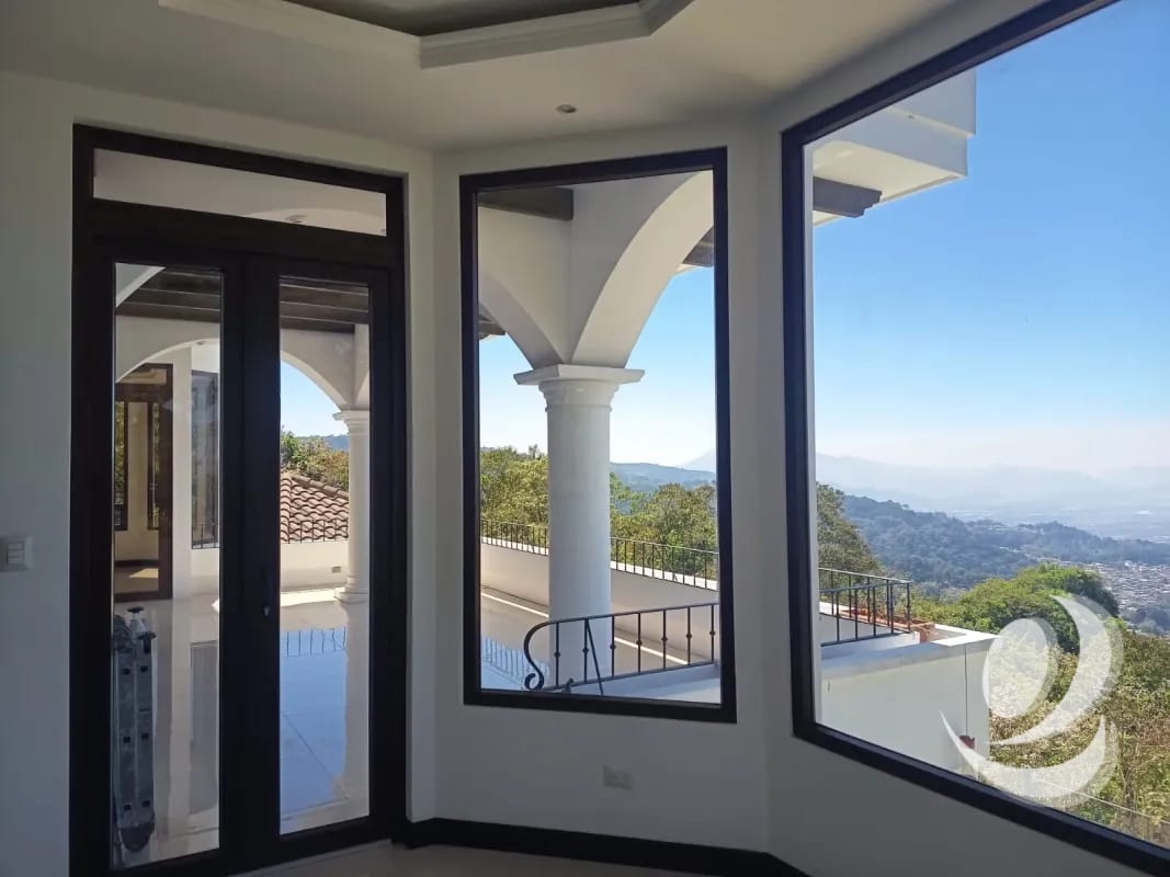 Vendo Espectacular Mansión de Lujo en Altos de Montebello. CAES. — Casa en Venta en Santa Catarina Pinula, Carretera a El Salvador, Guatemala, Ciudad — foto 6 de 17