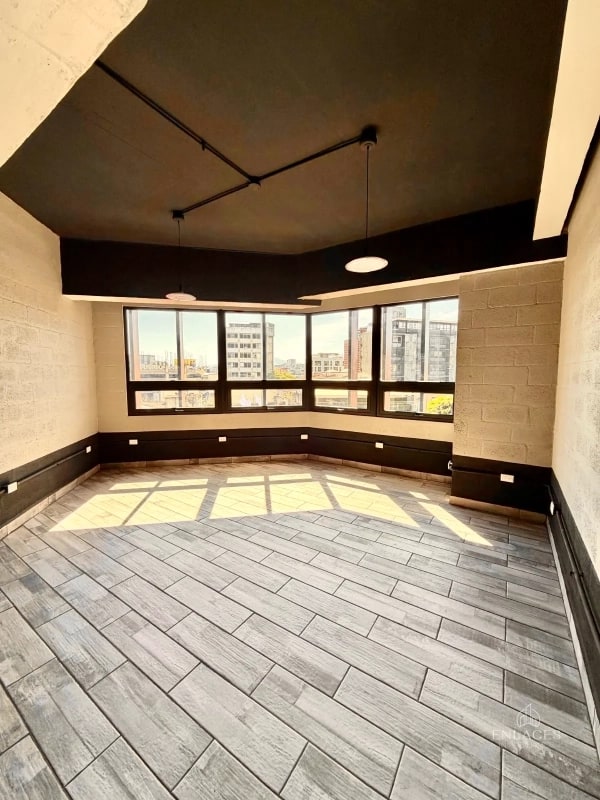 Zona 4 • Oficina en Renta • Edificio Séptimo • 42 M² — Oficina en Alquiler en Séptimo, Zona 4, Guatemala, Ciudad — foto 2 de 7