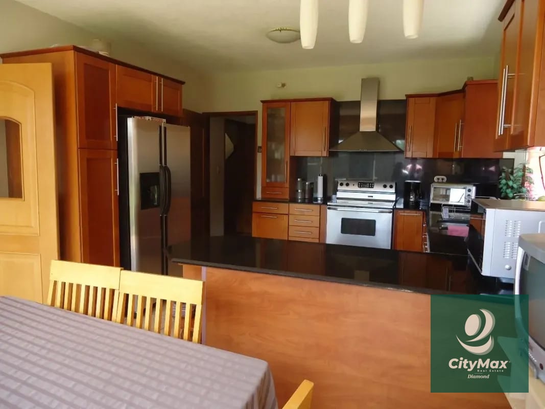CASA EN VENTA EN CONDOMINIO COLINAS DE CASTEL — Casa en Venta en Colinas de Castel, Carretera a El Salvador, Guatemala, Ciudad — foto 11 de 15