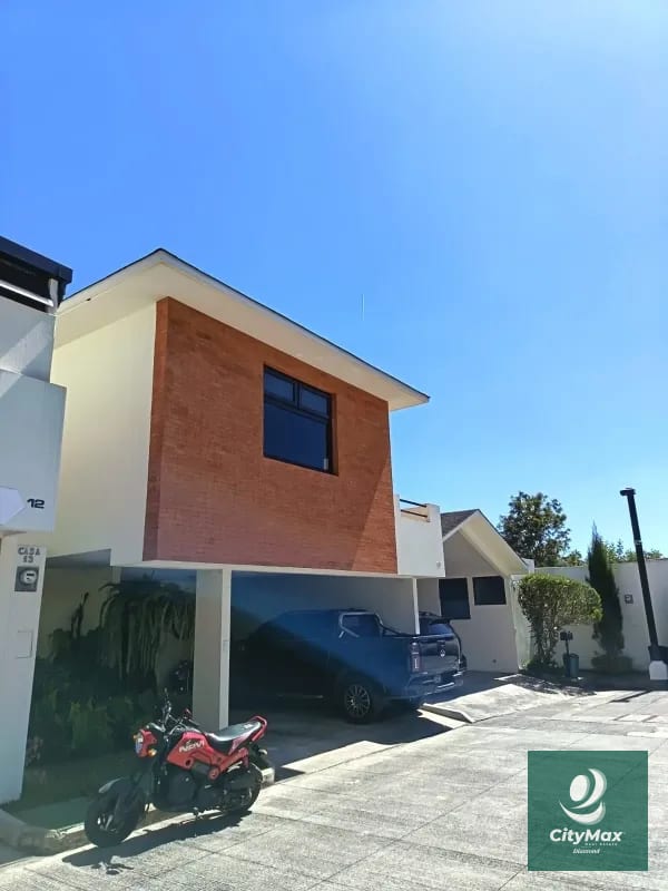 Casa Venta Bosque Escondido km 21.5 Carr. El Salvador — Casa en Venta en Bosque Escondido, Carretera a El Salvador, Guatemala, Ciudad — foto 1 de 15