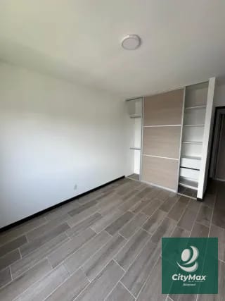 Apartamento en Renta en La Villa Zona 14 Guatemala — Apartamento en Alquiler en Zona 14, Guatemala, Ciudad — miniatura 1 de 17