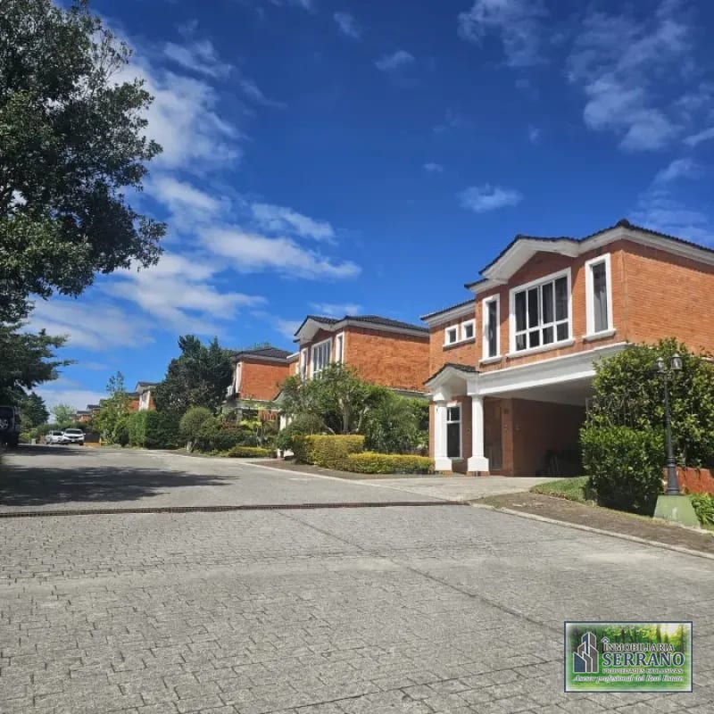 Vendo de Casa en Santiago de Compostela Carretera al el salvador km 19 — Casa en Venta en Santiago de Compostela, Carretera a El Salvador, Guatemala, Ciudad — foto 11 de 17