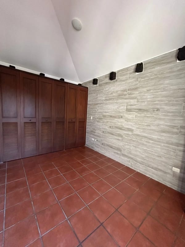 Vendo Casa en Carretera a el salvador km 20.5 LA FLORESTA. — Casa en Venta en Fraijanes, Carretera a El Salvador, Guatemala, Ciudad — foto 5 de 17