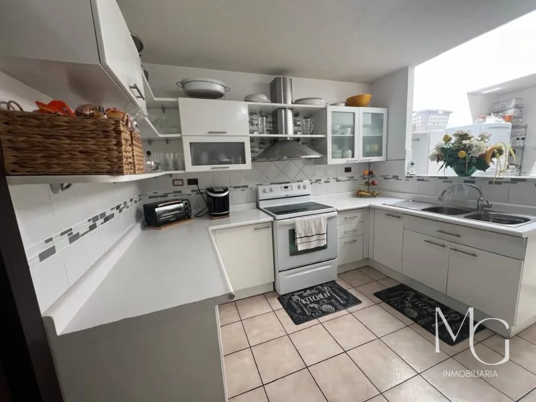 CASA EN VENTA – JARDINES DEL ROSARIO, ZONA 16 — Casa en Venta en Zona 16, Guatemala, Ciudad — foto 11 de 13