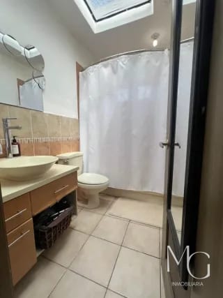 CASA EN VENTA – JARDINES DEL ROSARIO, ZONA 16 — Casa en Venta en Zona 16, Guatemala, Ciudad — miniatura 5 de 13