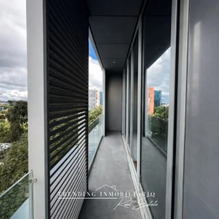 Apartamento en alquiler amueblado zona 10 edificio Avia, una habitación + un parqueo — Apartamento en Alquiler en Avia, Zona 10, Guatemala, Ciudad — miniatura 3 de 8