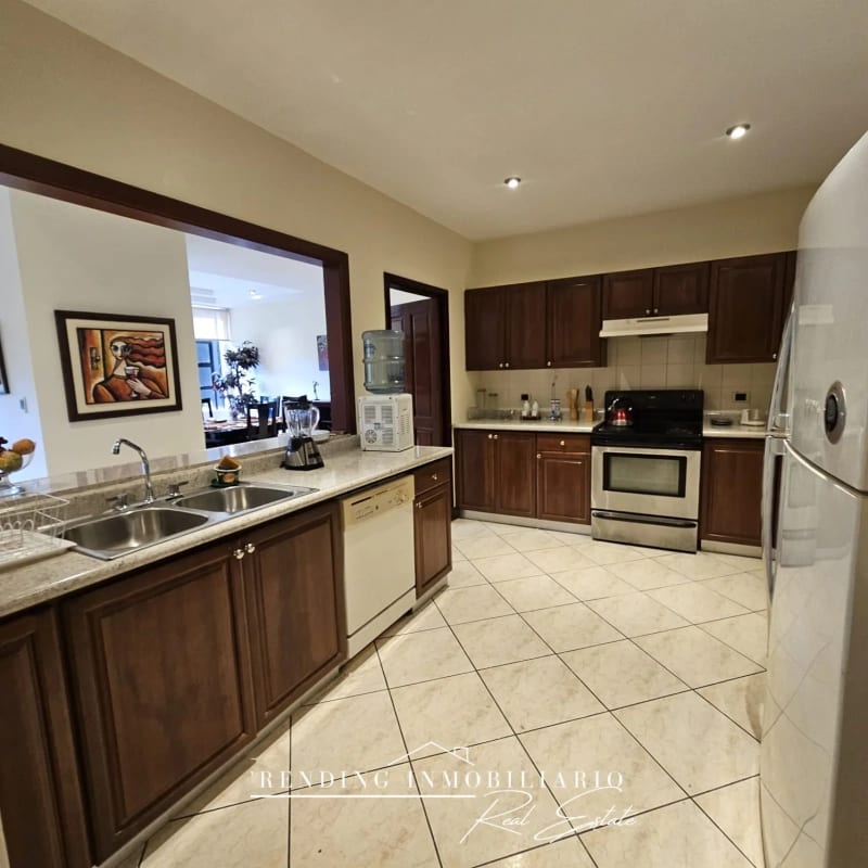 Apartamento en venta zona 10 Edificio Milenia Colonia Oakland de 3 habitaciones 198 m² + 2 parqueos — Apartamento en Venta en Milenia, Zona 10, Guatemala, Ciudad — foto 9 de 17