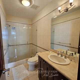Apartamento en renta zona 14 edificio Casa Rialto de una habitación + 2 parqueos — Apartamento en Alquiler en Casa Rialto, Zona 14, Guatemala, Ciudad — miniatura 5 de 10