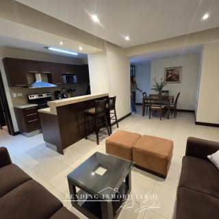 Apartamento en renta zona 14 edificio Cobella de una habitación + un parqueo — Apartamento en Alquiler en Cobella, Zona 14, Guatemala, Ciudad — miniatura 1 de 8