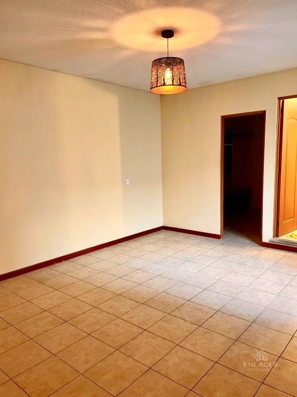 Zona 4 Mixco • Casa en Renta • Condominio El Barrio San Nicolás — Casa en Alquiler en Zona 4 Mixco, Guatemala, Ciudad — foto 14 de 16