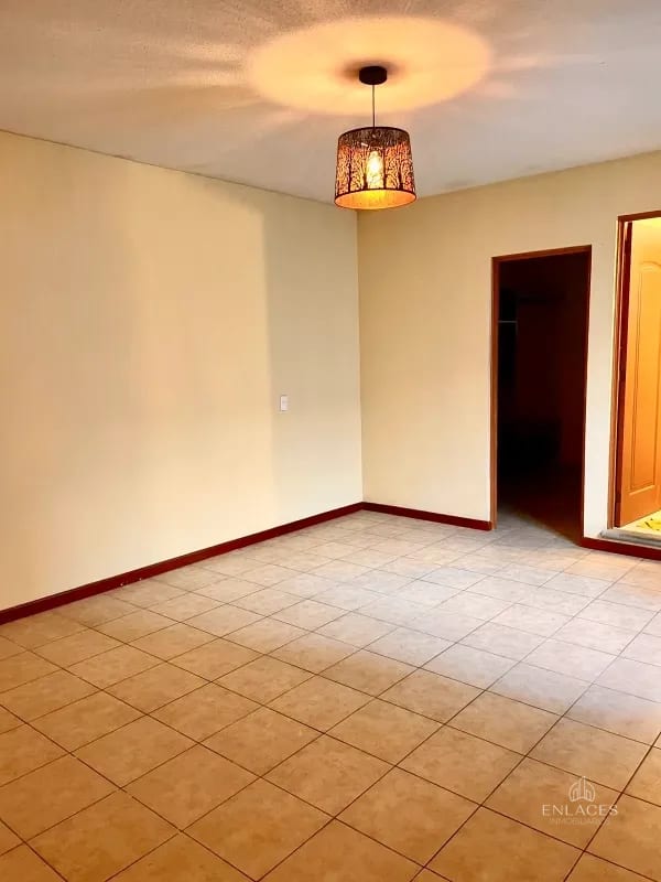 Zona 4 Mixco • Casa en Renta • Condominio El Barrio San Nicolás — Casa en Alquiler en Zona 4 Mixco, Guatemala, Ciudad — foto 14 de 16