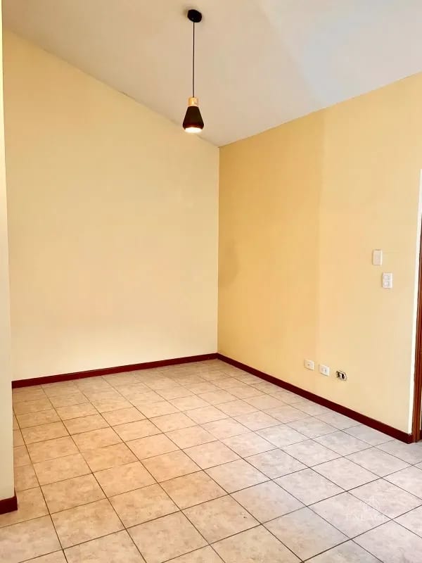 Zona 4 Mixco • Casa en Renta • Condominio El Barrio San Nicolás — Casa en Alquiler en Zona 4 Mixco, Guatemala, Ciudad — foto 12 de 16