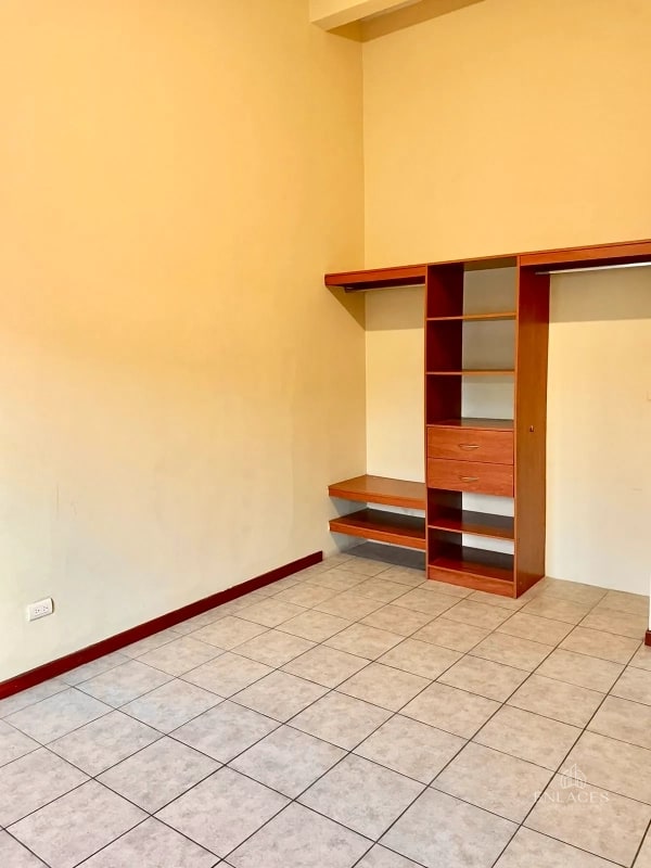 Zona 4 Mixco • Casa en Renta • Condominio El Barrio San Nicolás — Casa en Alquiler en Zona 4 Mixco, Guatemala, Ciudad — foto 11 de 16