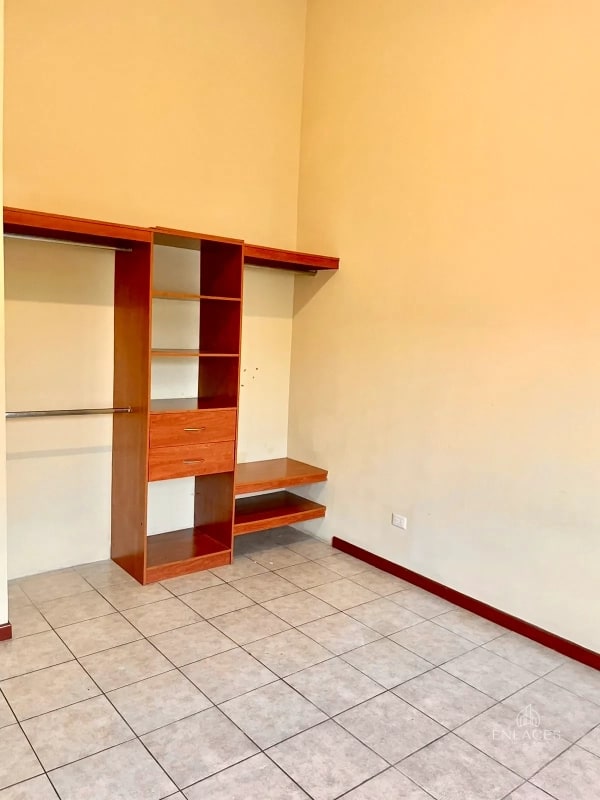 Zona 4 Mixco • Casa en Renta • Condominio El Barrio San Nicolás — Casa en Alquiler en Zona 4 Mixco, Guatemala, Ciudad — foto 10 de 16