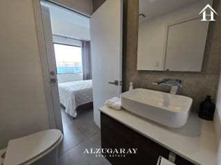 APTO. AMUEBLADO C/ BALCÓN - 2 HAB. / EDIFICIO EN ZONA 10 — Apartamento en Alquiler en Zona 10, Guatemala, Ciudad — miniatura 3 de 10