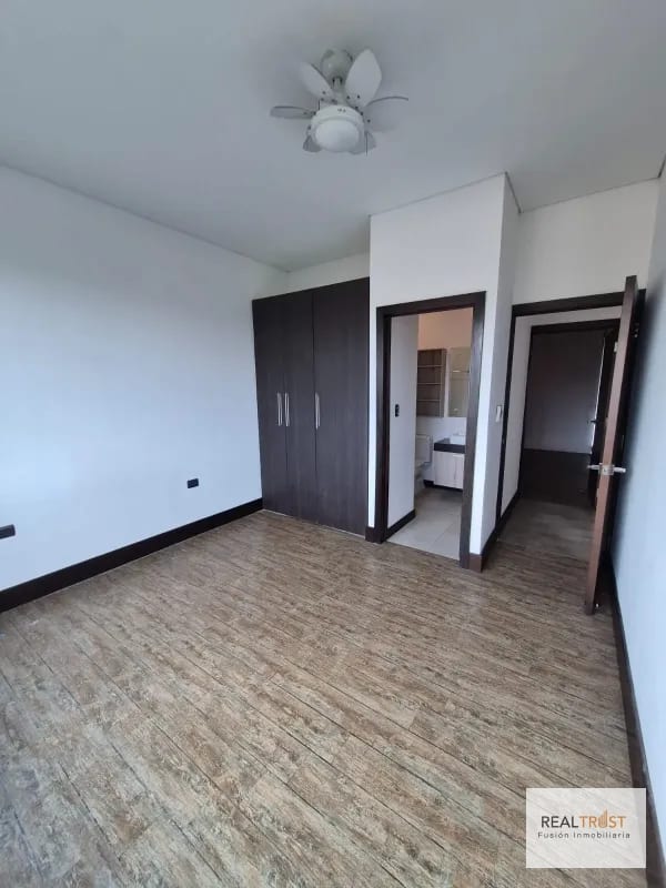 APARTAMENTO EN VENTA CAYALÁ ZONA 16 — Apartamento en Venta en Zona 16, Guatemala, Ciudad — foto 8 de 10