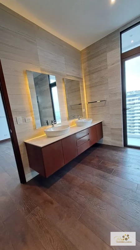 APARTAMENTO DE LUJO EN VENTA  📍 Edificio Echo – Zona 14 — Apartamento en Venta en Echo, Zona 14, Guatemala, Ciudad — foto 2 de 15