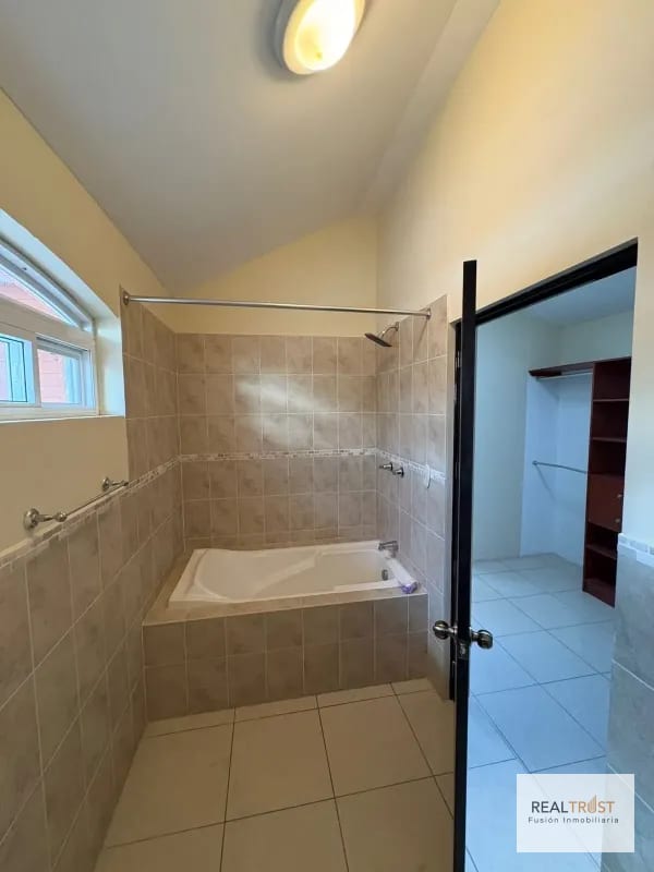 CASA EN VENTA EN KM 19.9 A SAN JOSE PINULA CONDOMINIO LOS MANANTIALES — Casa en Venta en San José Pinula, Carretera a El Salvador, Guatemala, Ciudad — foto 16 de 17