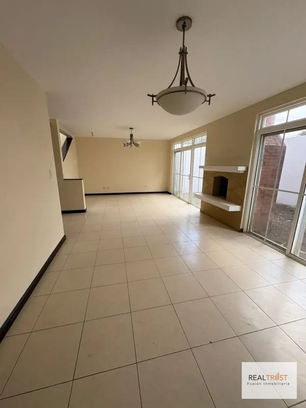 CASA EN VENTA EN KM 19.9 A SAN JOSE PINULA CONDOMINIO LOS MANANTIALES — Casa en Venta en San José Pinula, Carretera a El Salvador, Guatemala, Ciudad — foto 1 de 17