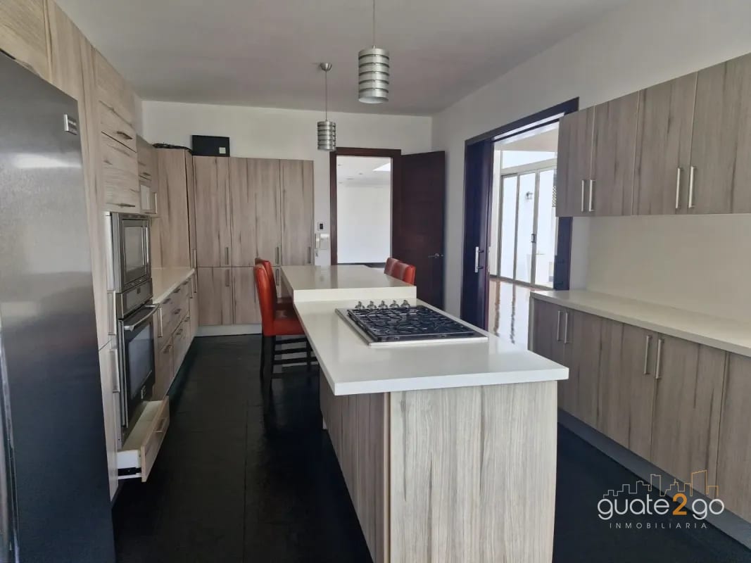 Amplia casa en Las Cumbres zona 16 — Casa en Venta en Las Cumbres, Zona 16, Guatemala, Ciudad — foto 9 de 17