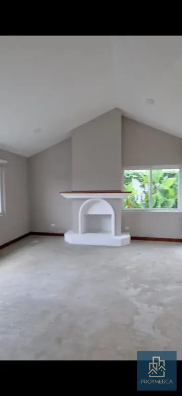 Casa amplia en alquiler, La Montaña, Zona 16 — Casa en Alquiler en La Montaña, Zona 16, Guatemala, Ciudad — foto 1 de 13