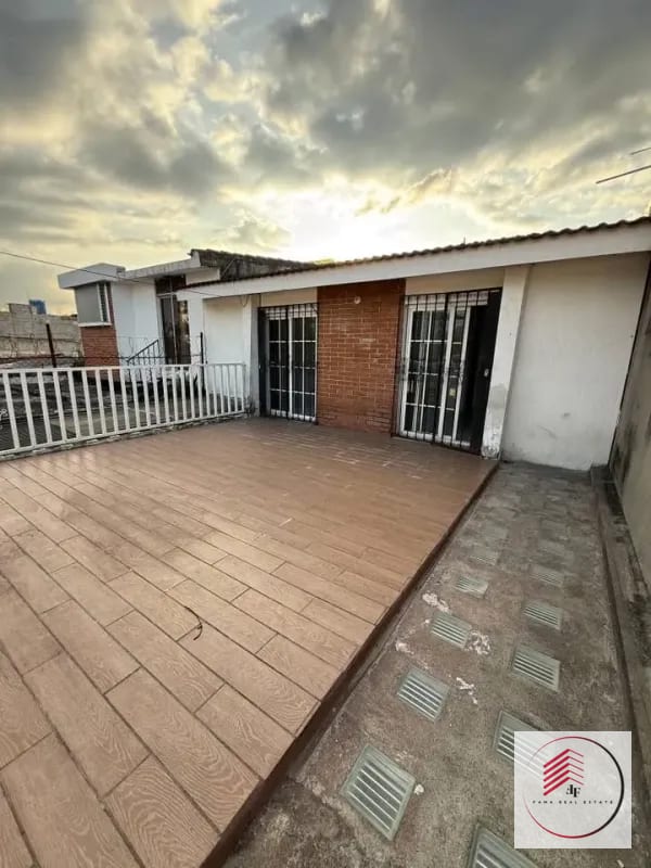 VENTA de casa en zona 11 a un costado de calzada Roosevelt — Casa en Venta en Zona 2 Mixco, Guatemala, Ciudad — foto 7 de 13