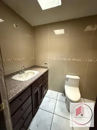 VENTA de casa en zona 11 a un costado de calzada Roosevelt — Casa en Venta en Zona 2 Mixco, Guatemala, Ciudad — miniatura 6 de 13