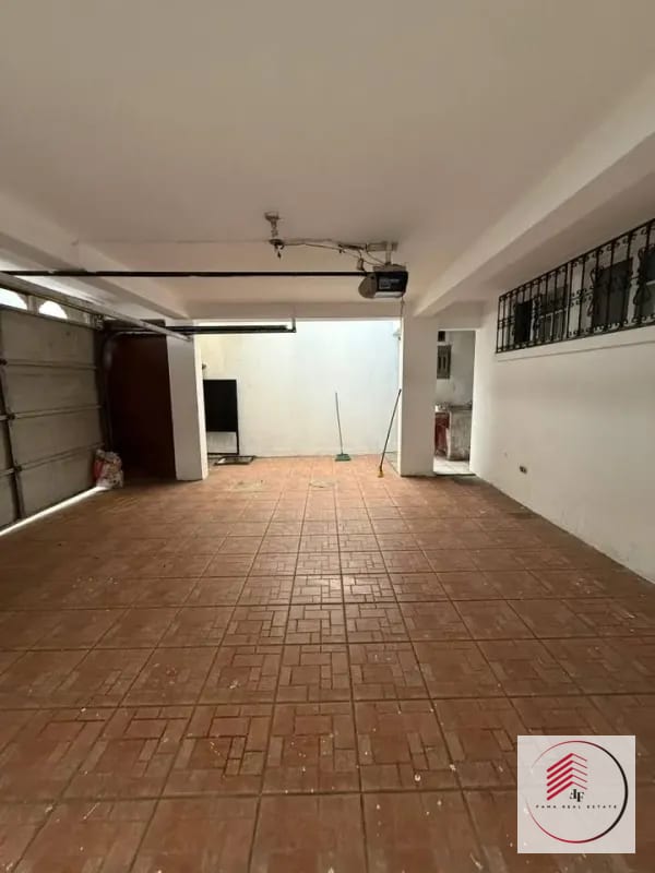 VENTA de casa en zona 11 a un costado de calzada Roosevelt — Casa en Venta en Zona 2 Mixco, Guatemala, Ciudad — foto 3 de 13