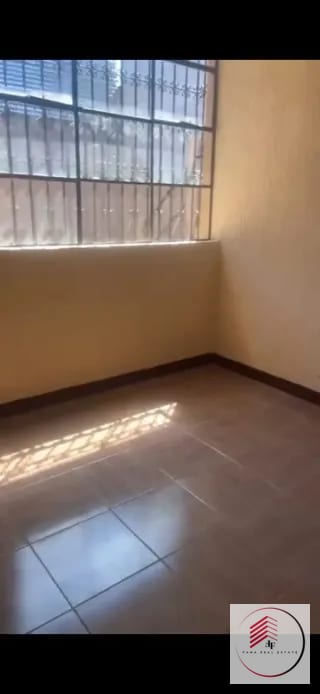Alquiler de casa en zona 7 Kaminal Juyu 1 a una cuadra de la Clz. San Juan — Casa en Alquiler en Kaminaljuyú, Zona 7, Guatemala, Ciudad — miniatura 12 de 17