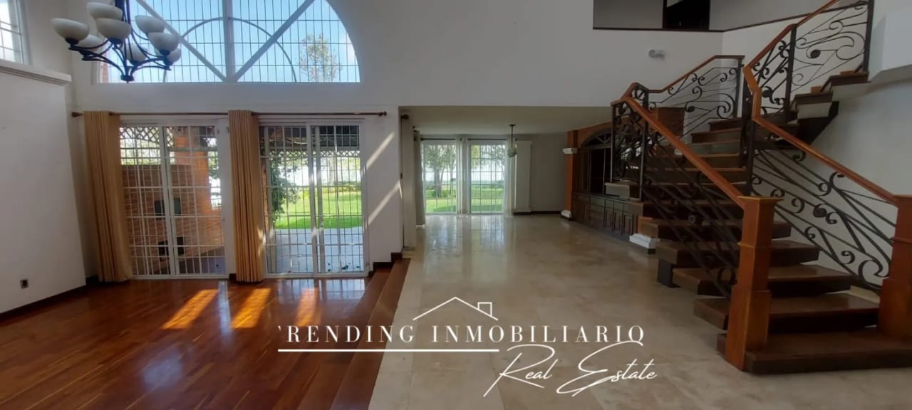 Casa en venta zona 16 La Montaña de 5 habitaciones + 6 parqueos — Casa en Venta en La Montaña, Zona 16, Guatemala, Ciudad — foto 1 de 16