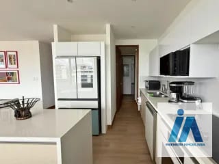 APARTAMENTO AMUEBLADO EN VENTA📍Edificio Artis, Zona 13 Es la opción perfecta para quienes buscan una inversión de alto perfil — Apartamento en Venta en Zona 13, Guatemala, Ciudad — miniatura 14 de 17