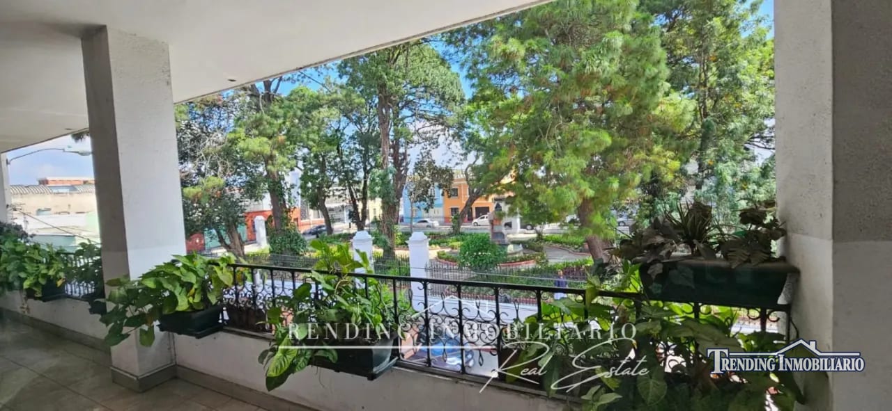 Propiedad comercial en venta zona 1 esquina sobre 9 avenida frente a parque, 3 niveles + 12 parqueos — Edificio en Venta en Zona 1, Guatemala, Ciudad — foto 10 de 13