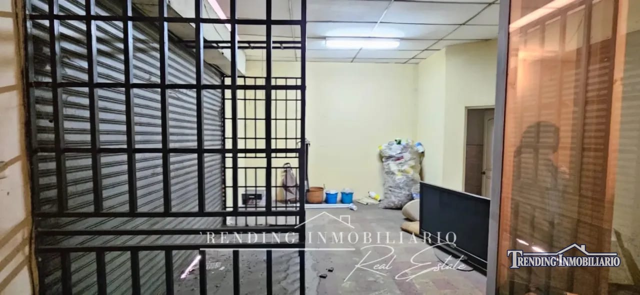 Propiedad comercial en venta zona 1 esquina sobre 9 avenida frente a parque, 3 niveles + 12 parqueos — Edificio en Venta en Zona 1, Guatemala, Ciudad — foto 3 de 13