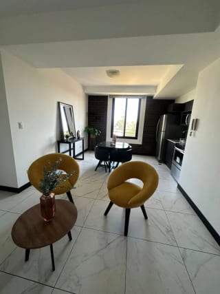 Apartamento en renta I Amueblado I Edificio Fontainebleau I Zona 15 — Apartamento en Alquiler en Zona 15, Guatemala, Ciudad — miniatura 1 de 11