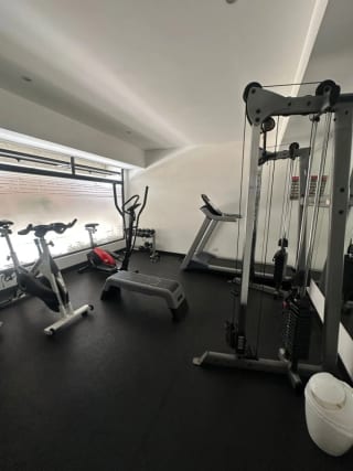Apartamento en renta I Amueblado I Edificio Fontainebleau I Zona 15 — Apartamento en Alquiler en Zona 15, Guatemala, Ciudad — miniatura 3 de 11