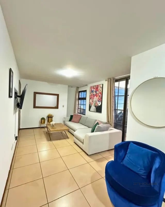 APARTAMENTO EN RENTA ZONA 10 AMUEBLADO — Apartamento en Alquiler en Zona 10, Guatemala, Ciudad — foto 1 de 9