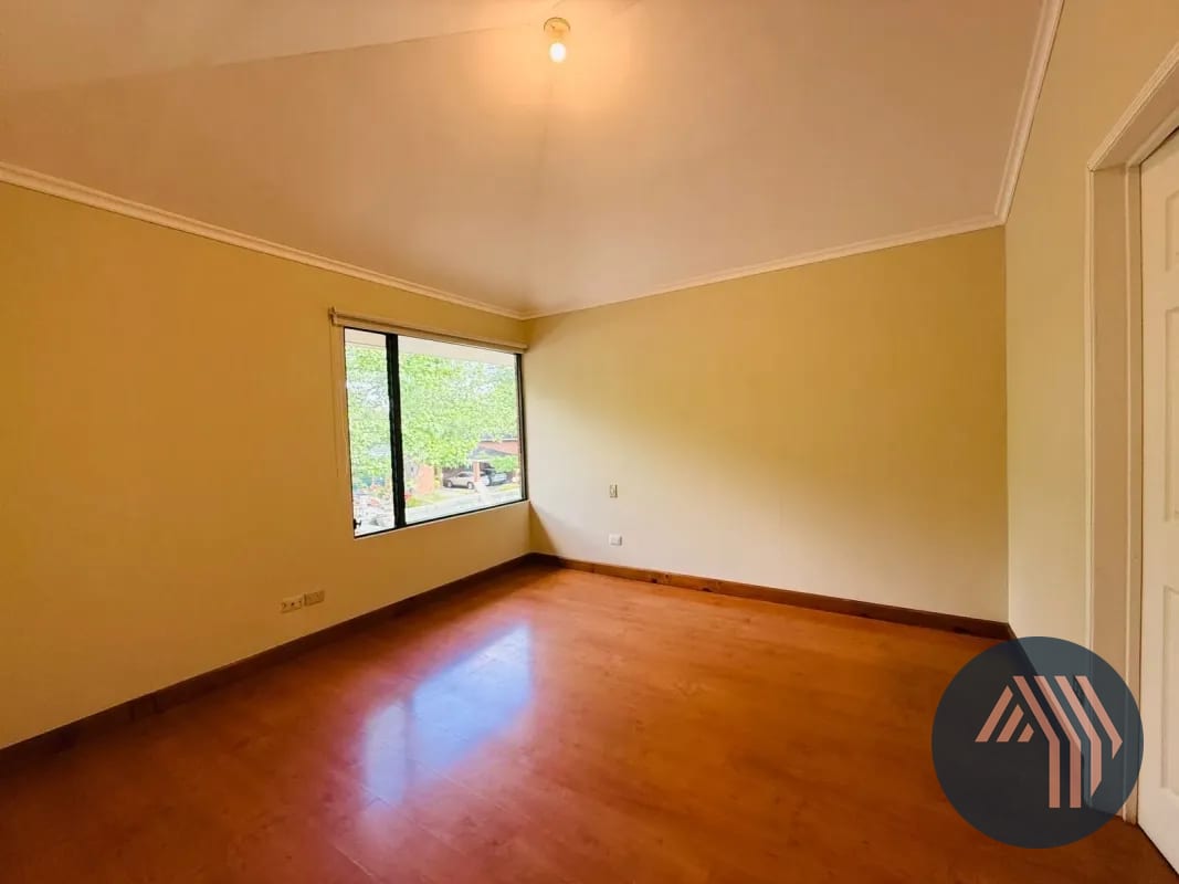 Venta de Hermosa y Amplia Casa - las Rotondas, KM 18.5 CES — Casa en Venta en Carretera a El Salvador, Guatemala, Ciudad — foto 5 de 17