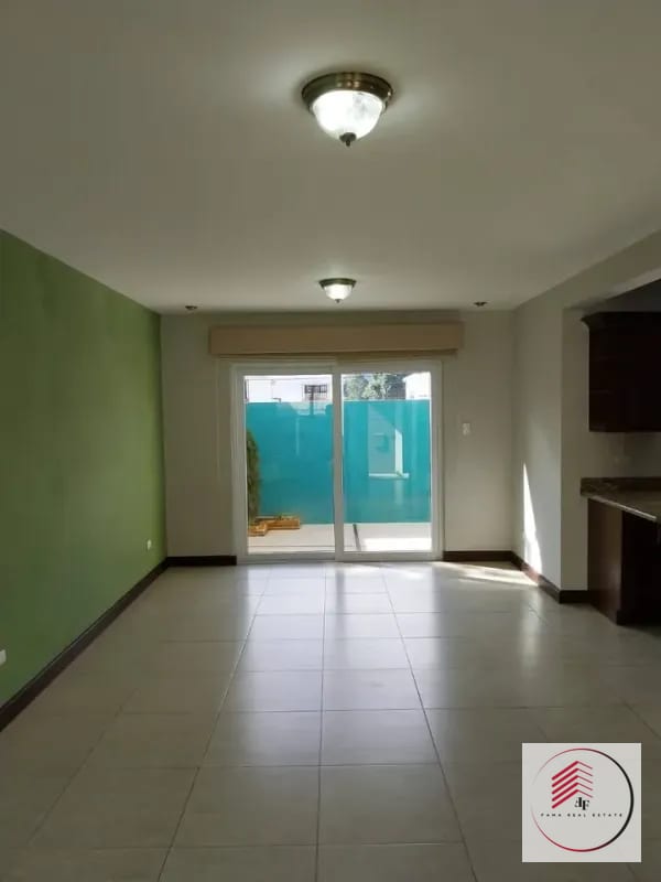 Alquiler de casa grande en VISTAS DE FLRENCIA a 8 minutos de la Antigua — Casa en Alquiler en Santa Elena Barillas, Guatemala, Ciudad — foto 5 de 17