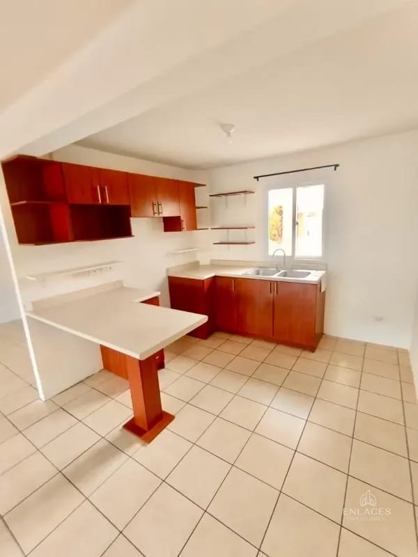 Km. 16.5 Entrada a Olmeca • Casa en Renta/Venta • Condominio Paseo de Arrazola — Casa en Alquiler en km 16-20, Carretera a El Salvador, Guatemala, Ciudad — foto 2 de 17