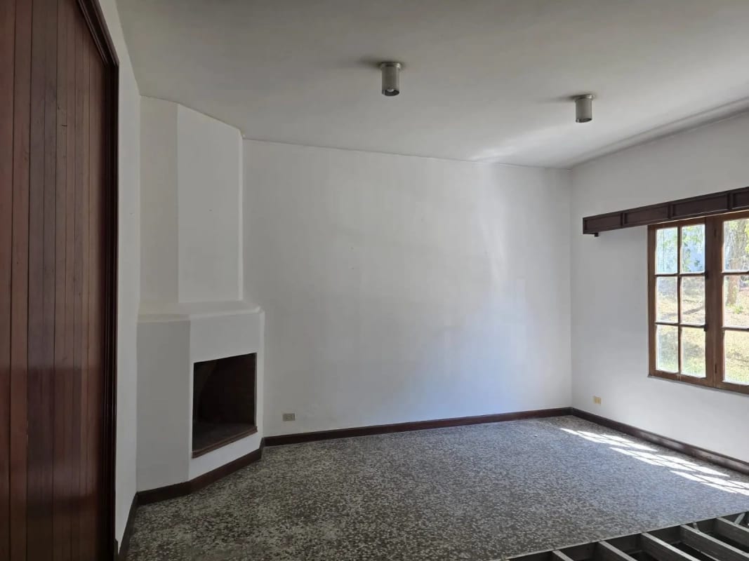 Casa en Alquiler en Ciudad San Cristóbal Sector A3 para Comercio o Empresa — Casa en Alquiler en Zona 8 Mixco, Guatemala, Ciudad — foto 7 de 15