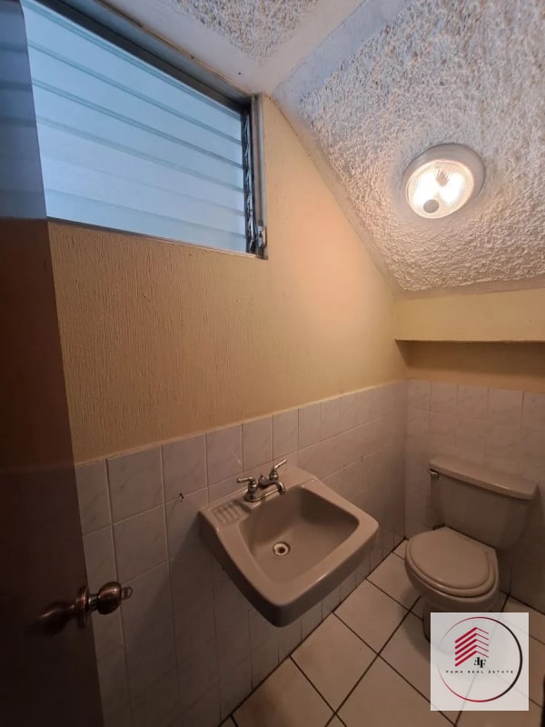 ALQUILER de casa en zona 16 concepción las lomas a una cuadra de la Universidad Landivar — Casa en Alquiler en Zona 16, Guatemala, Ciudad — foto 13 de 17