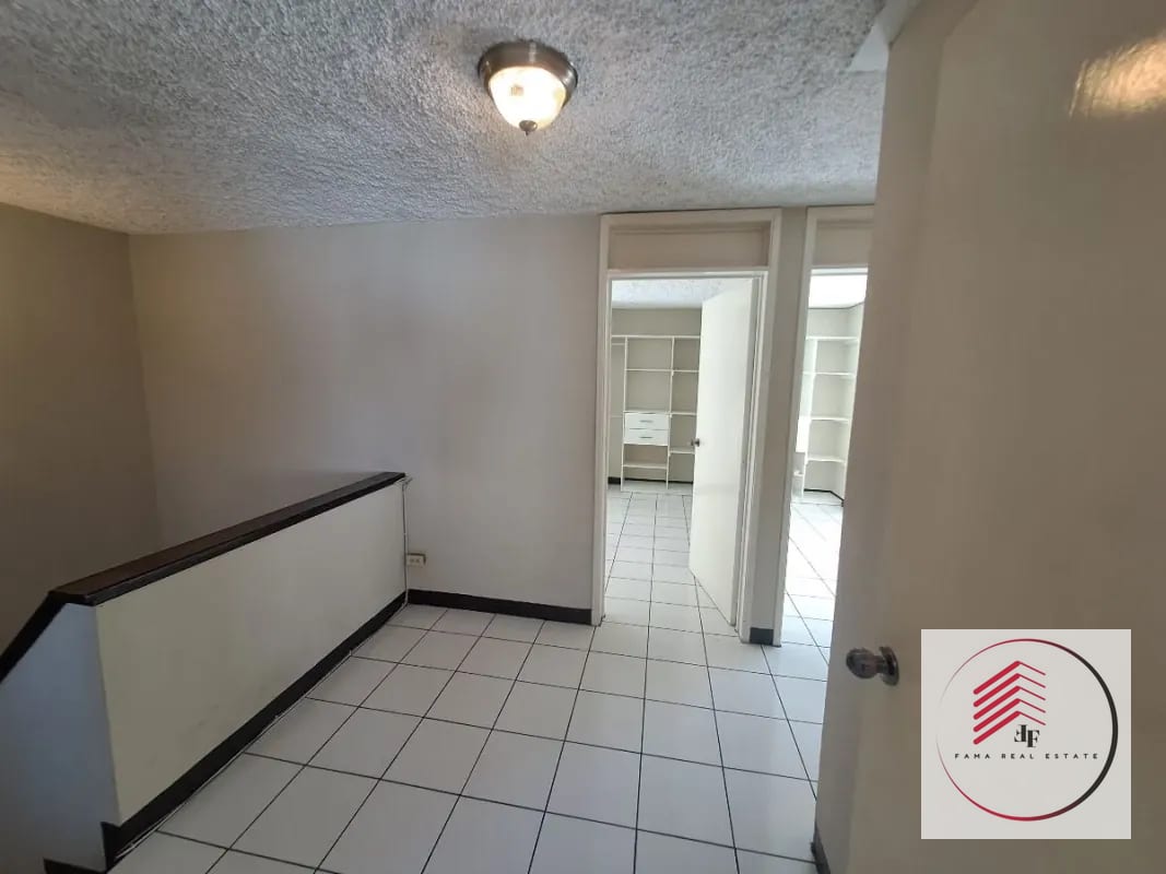 ALQUILER de casa en zona 16 concepción las lomas a una cuadra de la Universidad Landivar — Casa en Alquiler en Zona 16, Guatemala, Ciudad — foto 9 de 17