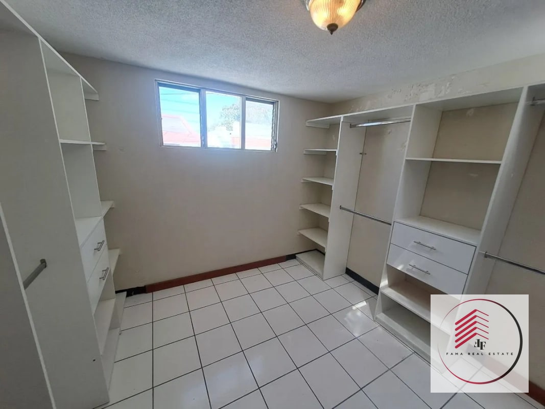 ALQUILER de casa en zona 16 concepción las lomas a una cuadra de la Universidad Landivar — Casa en Alquiler en Zona 16, Guatemala, Ciudad — foto 5 de 17