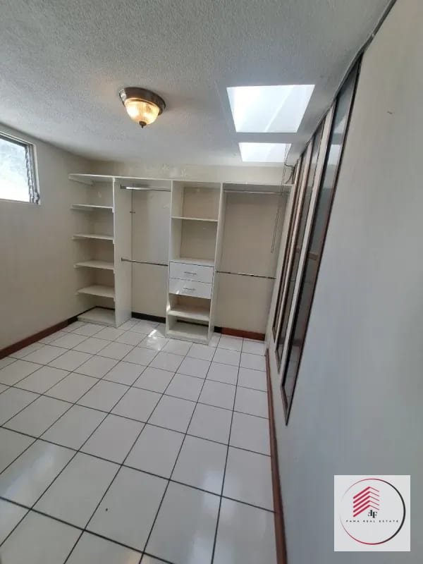 ALQUILER de casa en zona 16 concepción las lomas a una cuadra de la Universidad Landivar — Casa en Alquiler en Zona 16, Guatemala, Ciudad — foto 4 de 17