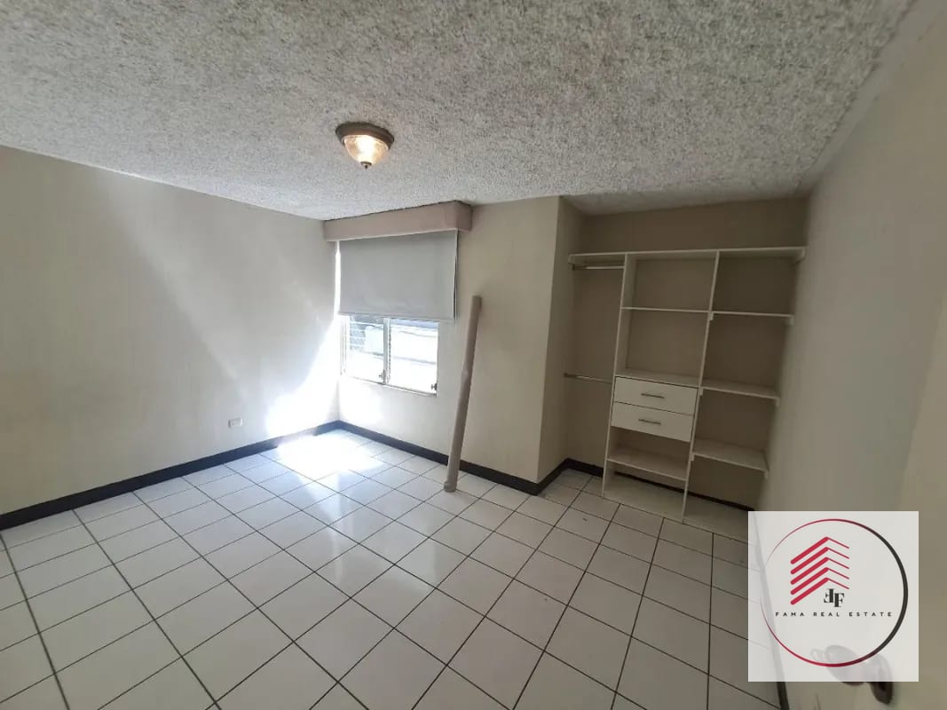 ALQUILER de casa en zona 16 concepción las lomas a una cuadra de la Universidad Landivar — Casa en Alquiler en Zona 16, Guatemala, Ciudad — foto 3 de 17